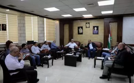 بتوجيهات من فخامة الرئيس وعطفاً على قرار مجلس الوزراء بالإستجابة بالإغاثة لإزالة أثار الدمار والإعمار في مخيمي طولكرم ونور شمس