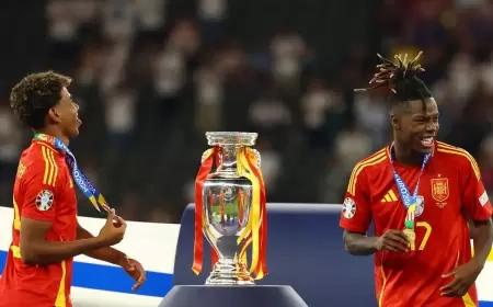 جماهير برشلونة تلجأ إلى "التكبيس" للتعاقد مع نيكو