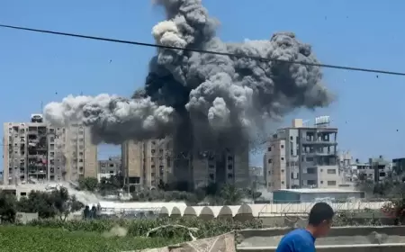 شهداء بغارات على النصيرات وخانيونس والبريج تحت القصف