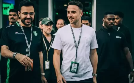 نجم ليفربول يحضر منافسات كأس العالم للرياضات الإلكترونية