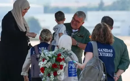 "الصحة العالمية" تنقل 15 من أطفال غزة إلى إسبانيا لتلقي رعاية طبية عاجلة