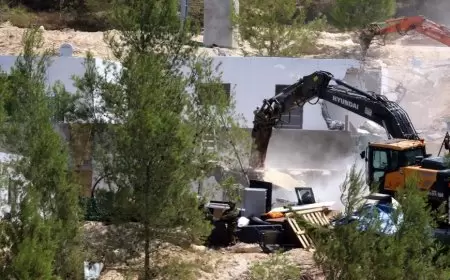 الاحتلال يهدم شقة سكنية في الولجة شمال غرب بيت لحم