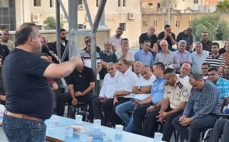 بمشاركة محافظ طولكرم وأمين سر فتح ومدراء الأجهزة الأمنية وفعاليات المحافظة  حركة فتح اقليم طولكرم تنظم لقاء ووقفة دعم وإسناد للمؤسسة الأمنية