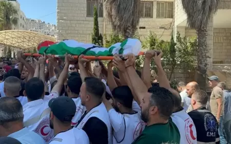 نابلس: تشييع جثمان الشهيد المسعف تامر صقر