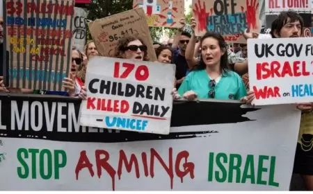 "الغارديان": بريطانيا علّقت طلبات تصدير الأسلحة إلى "إسرائيل"