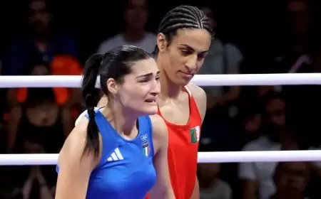 قارئ شفاه يكشف ما قالته منافسة إيمان خليف بعد "اللكمة الأولى"