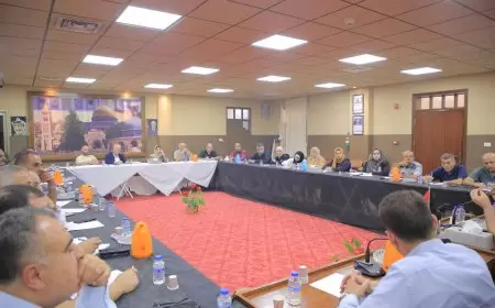 ضمن الجاهزية المستمرة بالتعامل مع حالات الطوارئ طقاطقة يترأس إجتماع لجنة الطوارئ المركزية على مستوى محافظة طولكرم