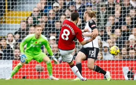 برونو فرنانديز يمدد تعاقده مع مانشستر يونايتد