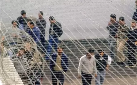 الاحتلال ينقل عدد كبير من الأسرى الإداريين في "عوفر" لسجون أخرى
