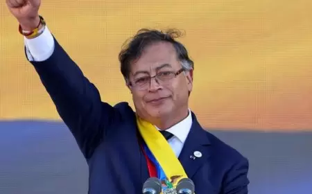 الرئيس الكولومبي يحظر تصدير الفحم لإسرائيل