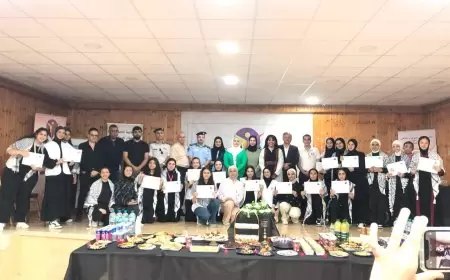 جانب من فعاليات تخريج النادي الصيفي تحت رعاية محافظ طولكرم مصطفى طقاطقة، بتنظيم من المجلس الإبداعي الثقافي الترفيهي "قارب" للسنة الثانية على التوالي