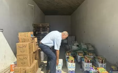 تنمية طولكرم تقدم مجموعة من الطرود الغذائية لأهالي مخيم طولكرم