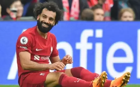 بعد اتهامات الحظ.. النيجيري يعود للتقليل من أرقام صلاح