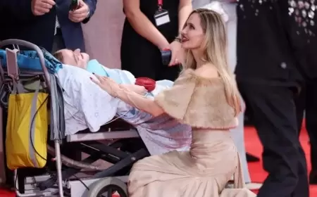 أنجلينا جولي تجلس على ركبتيها لأجل معجب.. فيديو يثير تفاعلاً