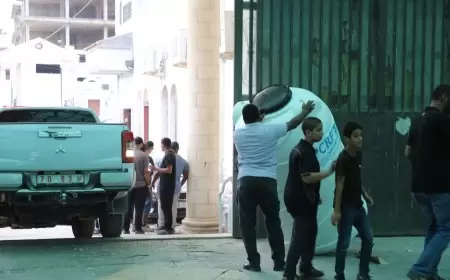 قامت جمعية إغاثة أطفال فلسطين وتحت رعاية محافظ طولكرم مصطفى طقاطقة وبالتعاون مع لجنة الخدمات الشعبية للمخيمات بتوزيع ٤٠٠ خزان سعة ١٥٠٠ لتر بالتساوي بين مخيم نور شمس ومخيم طولكرم