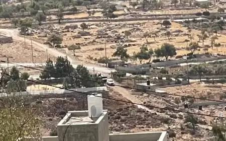 قوات الاحتلال تخطر بهدم غرفة زراعية شرق رام الله