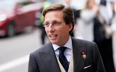 عمدة مدريد غاضباً: على فينيسيوس التراجع عن تصريحاته