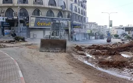 الاحتلال يفجر منزلا في مخيم طولكرم ويواصل حصار مستشفى ثابت ثابت