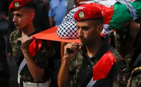 جماهير نابلس تشيع جثمان الشهيدة المتضامنة عائشة أيغي