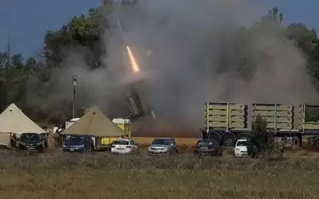 جماعة الحوثي تطلق صاروخا على تل أبيب