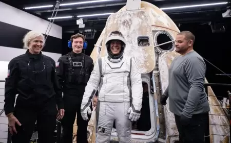 بعد تحقيق عدة "سوابق" بالفضاء.. مركبة لسبايس إكس تعود للأرض