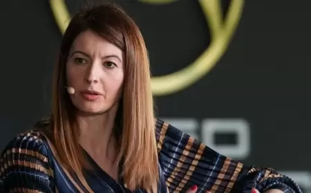 استقالة "شريرة روما" على خلفية طرد دي روسي