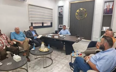 زيارة مدير عام مديرية العمل الدكتور محمد الأعرج والوفد المرافق له للغرفة التجارية.