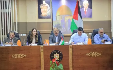 محافظ طولكرم مصطفى طقاطقة ووزيرة العمل د. إيناس العطاري يجتمعان مع ممثلي المؤسسات وفعاليات محافظة طولكرم