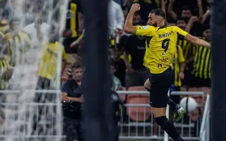 الاتحاد يقلب خسارته إلى رباعية في مرمى الخليج