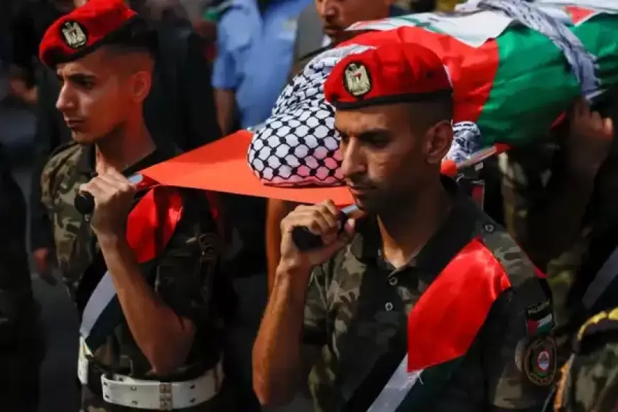 جماهير نابلس تشيع جثمان الشهيدة المتضامنة عائشة أيغي
