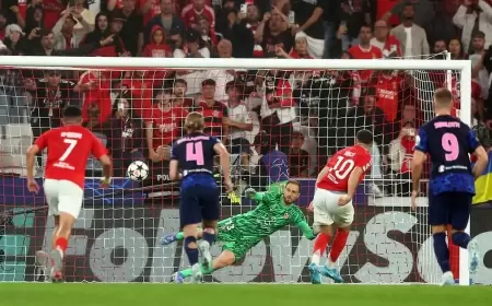 بنفيكا يسحق أتلتيكو مدريد برباعية