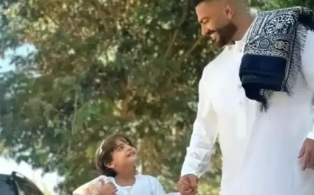 بصورة لطيفة وتعليق "قولوا آمين".. تامر حسني يقلب التواصل