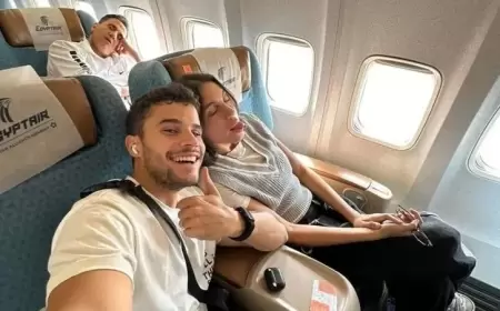 نجل أحمد شيبة يقاضي بلوغر شهير صور والده وهو نائم بالطائرة