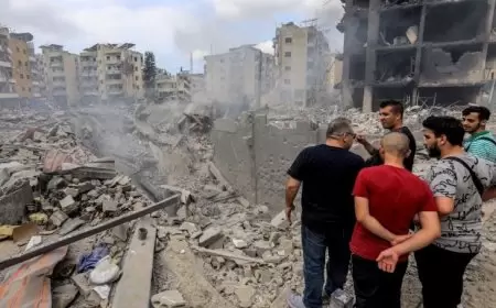 غارة إسرائيلية تقتل 10 من رجال الإطفاء في بنت جبيل بجنوب لبنان