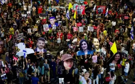 أهالي المحتجزين الإسرائيليين يغلقون وسط تل أبيب والشرطة تعتقل 5 منهم