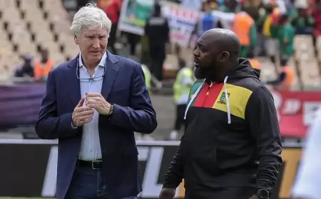 إيتو يواصل استفزاز مدرب الكاميرون ويبعد مساعده