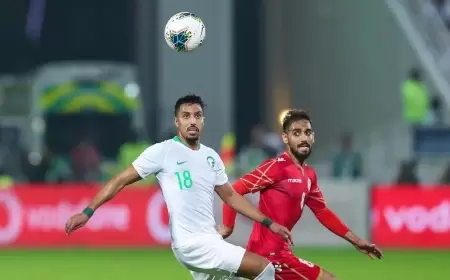 المنتخب السعودي يستضيف البحرين في قمة عربية