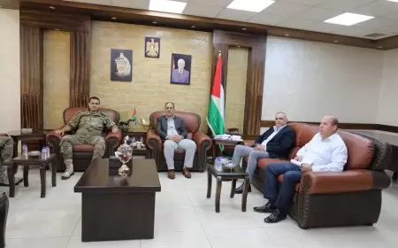 محافظ طولكرم مصطفى طقاطقة يستقبل مدير هيئة الإمداد والتجهيز