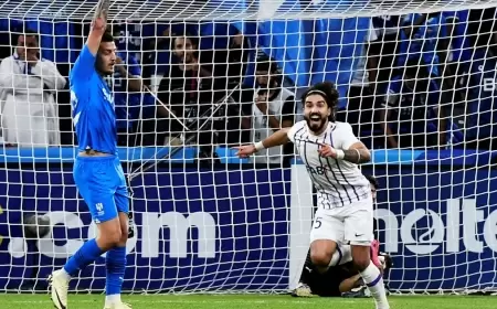 لاعب العين: الهلال يلهمني.. ولاعبوه أكثر تماسكاً من النصر