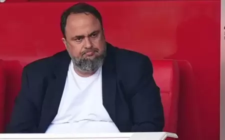 "بصقة" توقف مالك نوتنغهام.. ورده: مجرد "سعال"