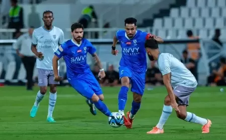 الهلال يحل ضيفاً ثقيلاً على الطائي في كأس الملك