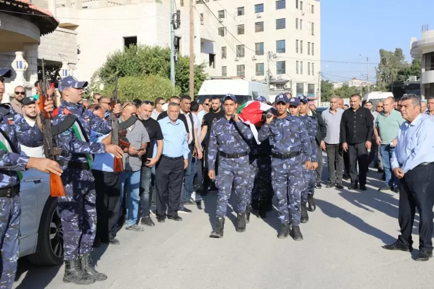 بمراسم عسكرية وبمشاركة رسمية وشعبية  تشييع جثمان المناضل العميد المتقاعد أحمد عبد الغني  مصطفى