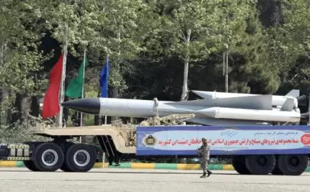 إيران تلمح لزيادة مدى صواريخها ومراجعة عقيدتها النووية