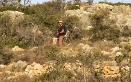 مستعمرون يعتدون على ممتلكات المواطنين في شلال العوجا شمال أريحا