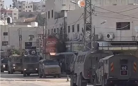 الاحتلال يواصل عدوانه على مخيم طولكرم: إصابة بعيار ناري ودمار واسع في البنية التحتية والممتلكات