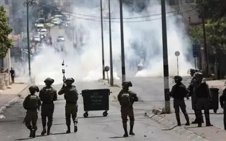 إصابة فلسطينيين باختناق خلال اقتحامات لجيش الاحتلال بالضفة