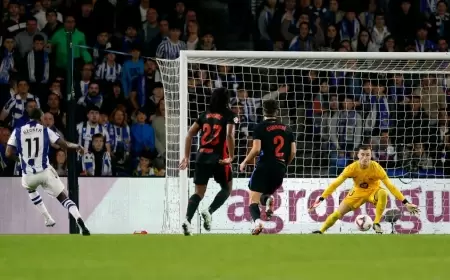 سوسييداد يكرر مواقفه مع برشلونة ويهزمه بهدف بيكر