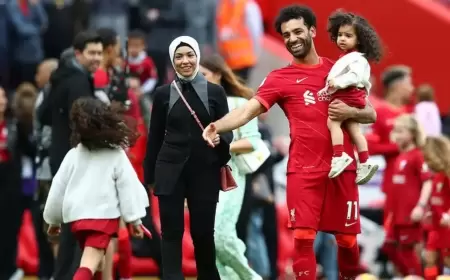 صلاح "يضغط".. وزوجته تحسم مصيره مع ليفربول