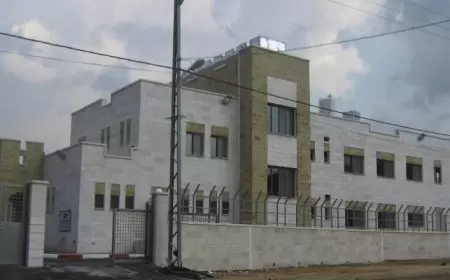 مجهولون يطلقون النار باتجاه مركز شرطة يطا