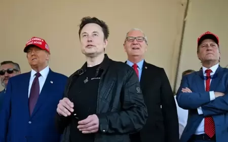 إحراج لماسك أمام ترامب.. صاروخ "سبيس إكس" يفشل بالعودة لمنصته